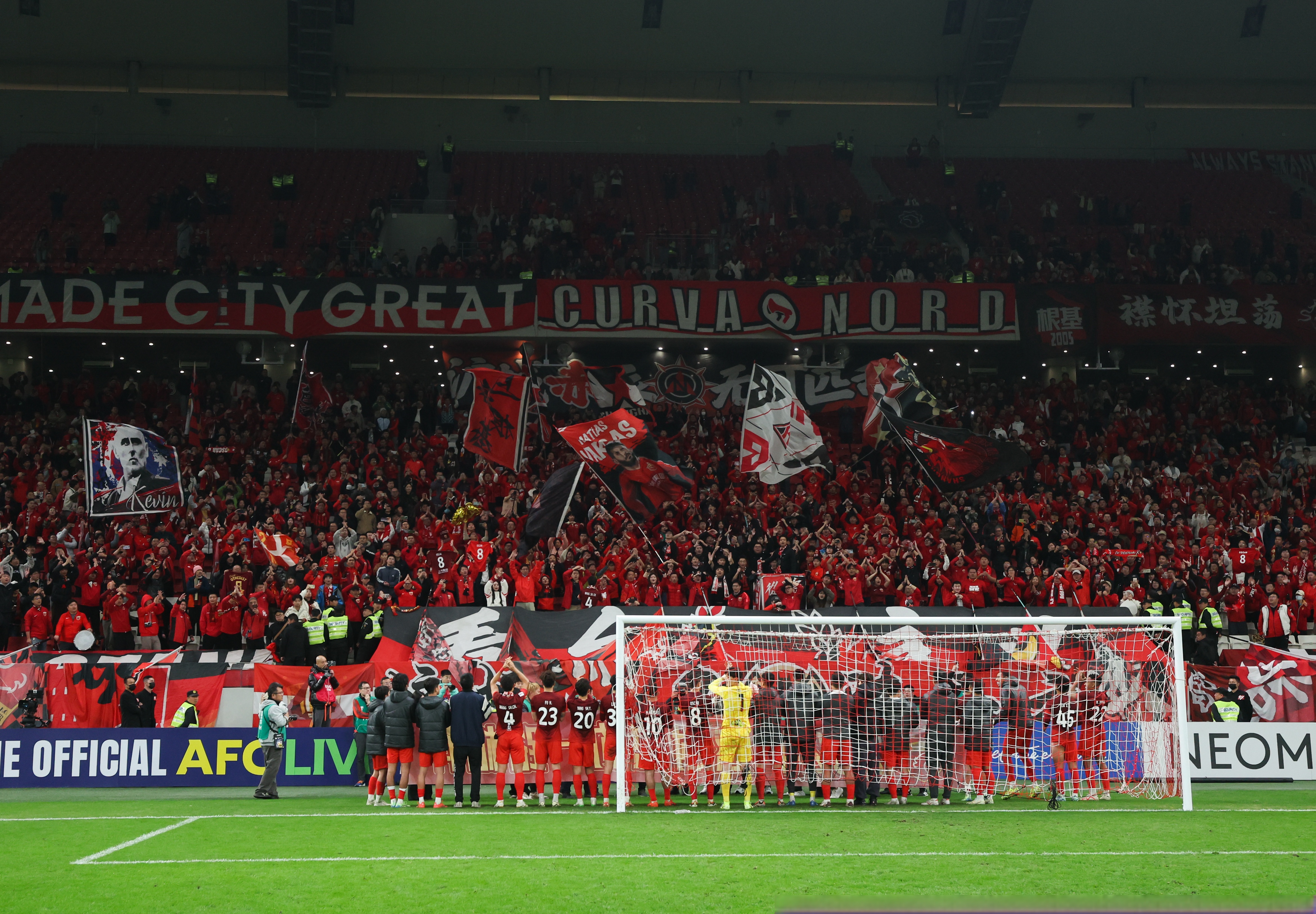 上海海港训练开放日；转会期临场应变引欢呼；葡超在即；轮换策略成焦点(上海上港吧精品吧)