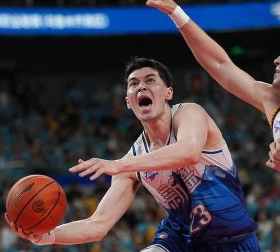 cba总决赛第三场后辽宁球员与四川球迷互殴