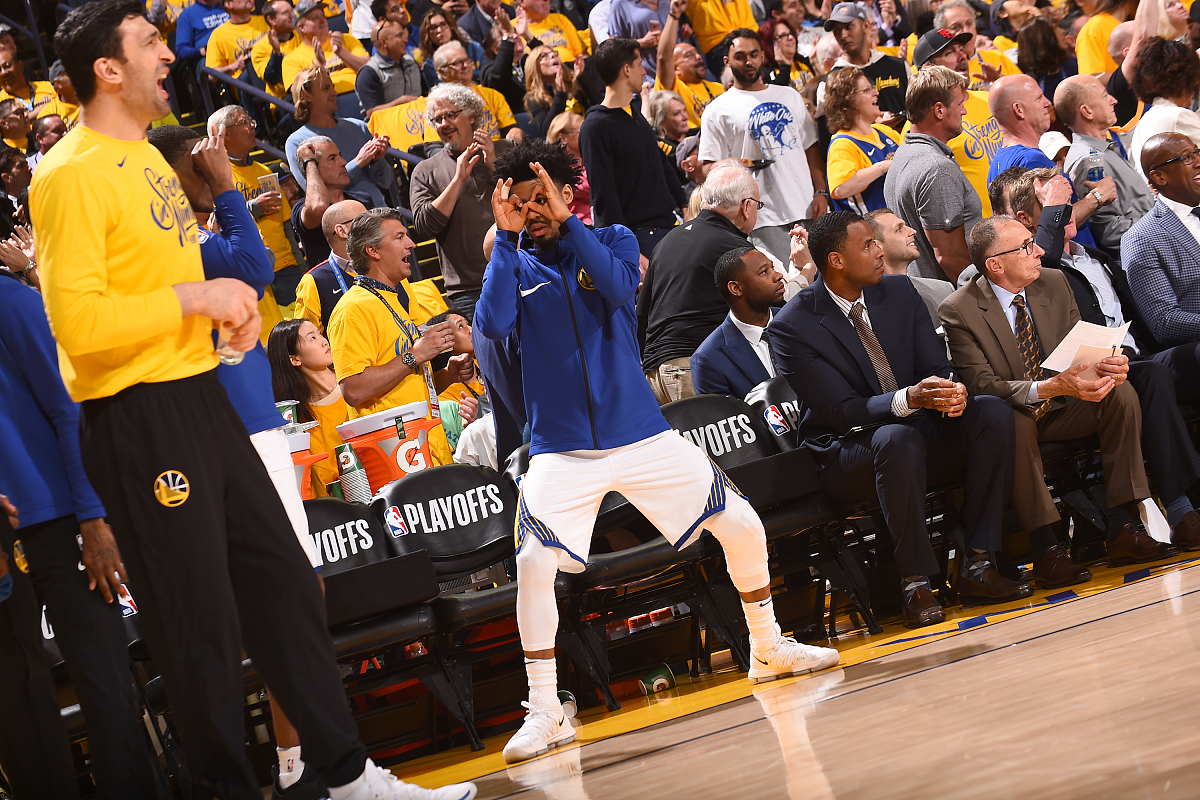 金州勇士发布备战花絮，今晚更衣室发声，NBA季后赛任务艰巨，纪律约束更严格的简单介绍