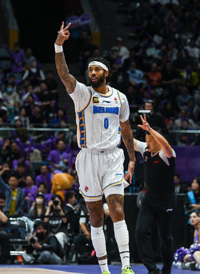 北京首钢赛前豪取连胜；志在全明星赛名次提升；话题不断；心理建设被强调的简单介绍